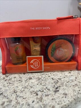The Body Shop Mango Bath & Body Set - Bright Orange Pouch